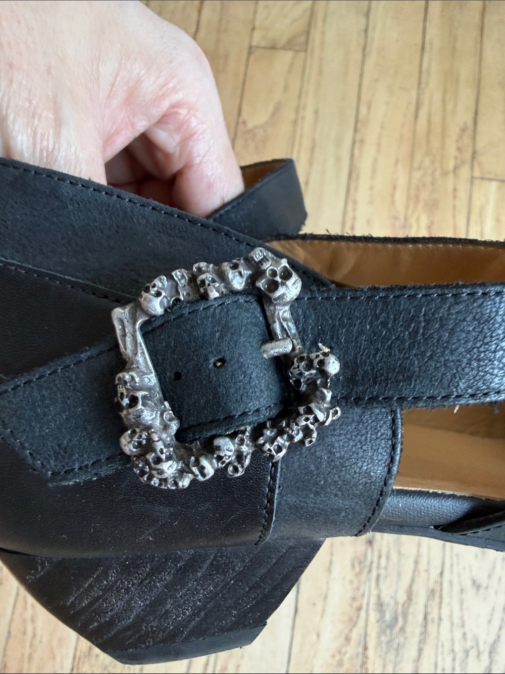 John Fluevog Shoes Art Deco Strap
Heels Sandal size 11 great condition - Picture 7 of 9